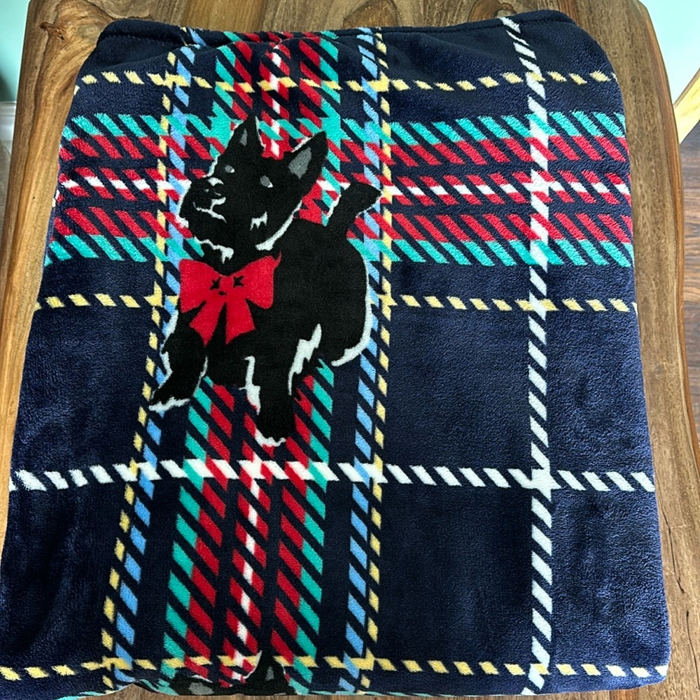 Vera Bradley Plush Throw Blanket in Scottie Dog 50” by 80” NWOT BLUE RED PLAID